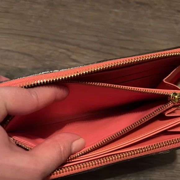 Louis Vuitton Peach and Gray Wallet - Picture 9 of 15